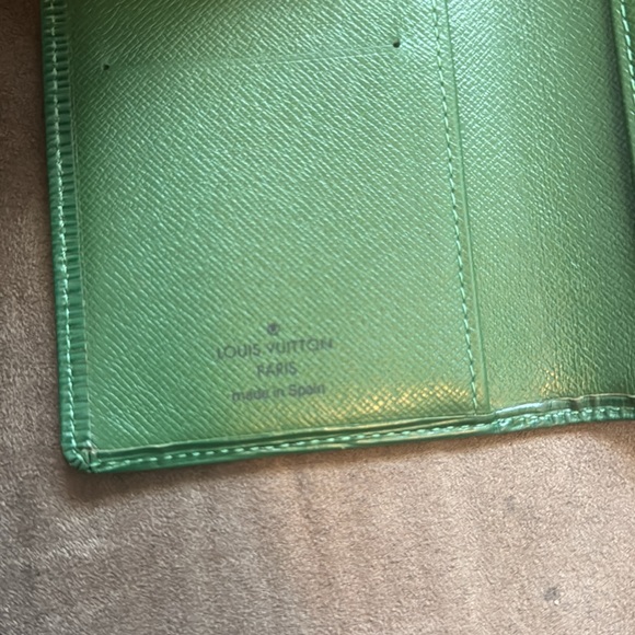 LV Green Epi Wallet - Picture 8 of 10